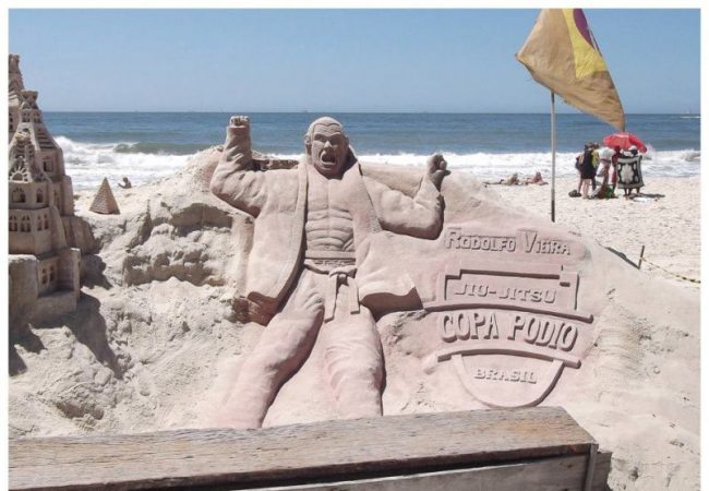 Copa Pódio: Rodolfo Vieira statue in Copacabana under threat