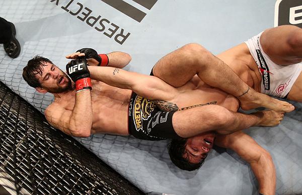 As melhores imagens do Jiu-Jitsu aplicado ao MMA, no UFC Rio 153