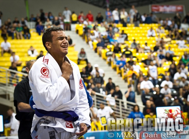 Marcio André, da equipe Nova União no Mundial 2012: estudos avançados sobre guarda, berimbolo e passagens. Foto: Dan Rod/GRACIEMAG