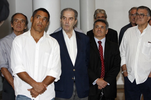 Pedro Valente ao lado de Rickson Gracie e Helio Vigio em festa para Helio Gracie no Rio Foto Gustavo Aragao