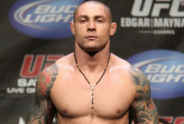 Thiago Silva vai com tudo para cima do búlgaro Stanislav Nedkov. Foto:UFC