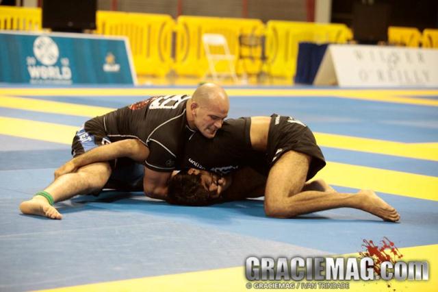 Xande Ribeiro coloca pressão em Leandro Lo. Foto: Ivan Trindade/GRACIEMAG