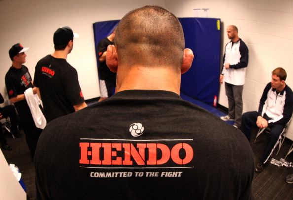 Dan Henderson com a sua equipe. Foto: Mike Roach / Zuffa LLC via Getty Images