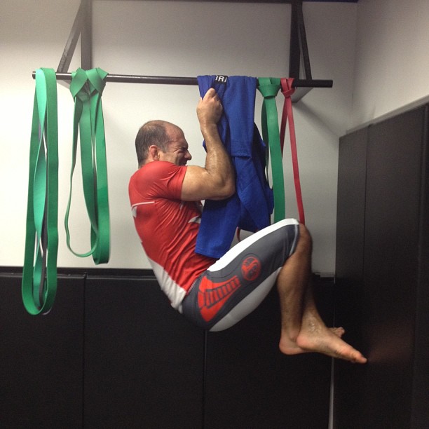 Fabio Gurgel training his grips at GMA academy Cobrinha BJJ / Photo: Instagram @FabioGurgel