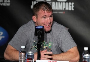 Hughes pendura as luvas mas continua no UFC, como vice-presidente. Foto: Josh Hedges/ZUffa LCC via Getty Images