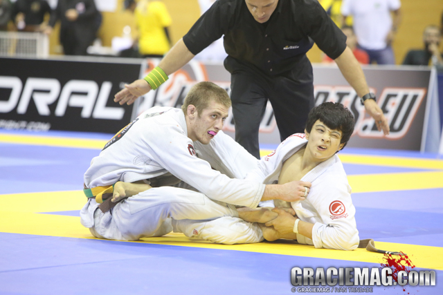 Keenan Cornelius in combat against João Miyao. Photo: Ivan Trindade/ GracieMag