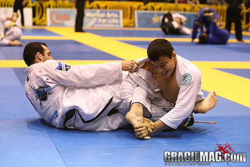 Veja João Miyao jogando por cima no Europeu de Jiu-Jitsu 2014