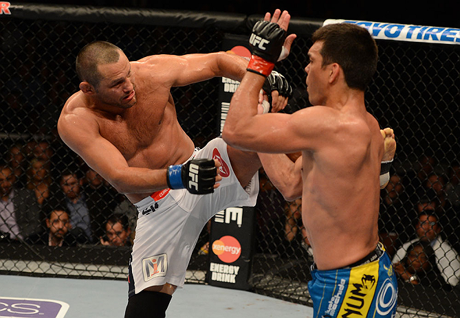 Dan Henderson teria enfrentado Lyoto machucado. Foto: Donald Miralle/Zuffa LCC via Getty Images