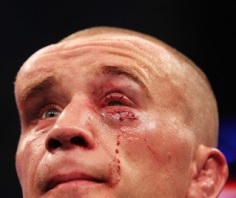 Mark Hominick e seu galo, que não era de estimação. Foto: UFC/Divulgação