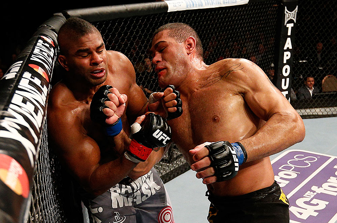 Pezão, que já nocauteou Overeem, duvida que o mesmo tenha se contundido. Foto: Josh Hedges, Zuffa LCC via Getty Images