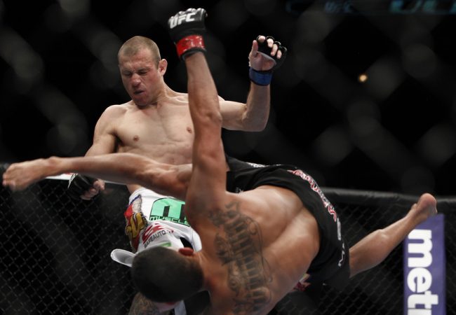Anthony Pettis acerta chute diferente em Cerrone. Foto: UFC/Divulgação