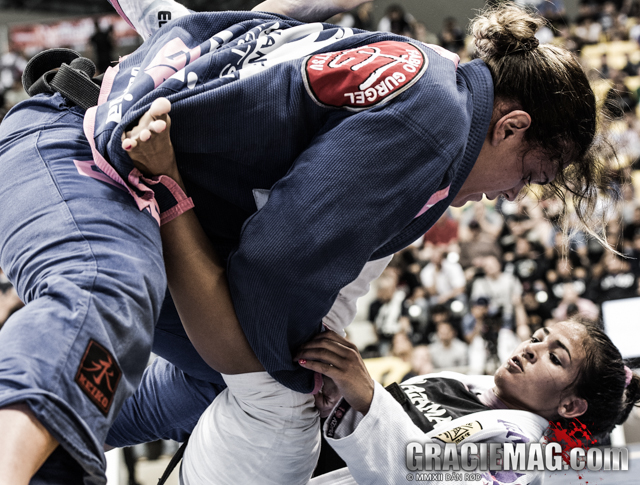 Gabi Garcia fights Beatriz Mesquita at the 2012 Worlds