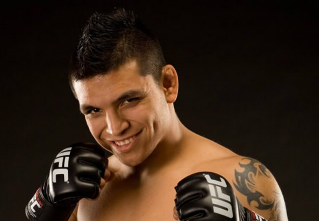 Vídeo: Efrain Escudero promete show de MMA este sábado
