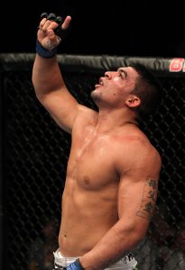 Apesar do acidente, Ronny Markes passa bem. Foto: UFC/Divulgação