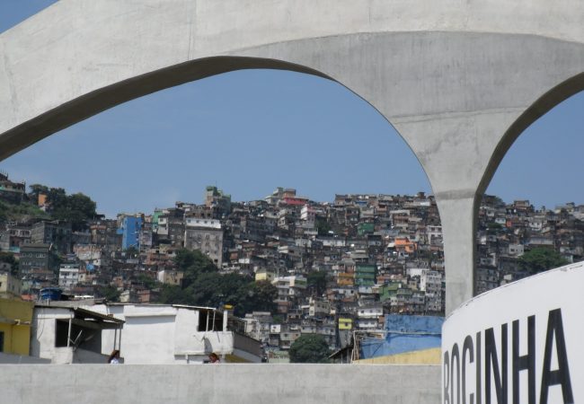 A passarela da Rocinha, no Rio de Janeiro. Foto: Divulgação.