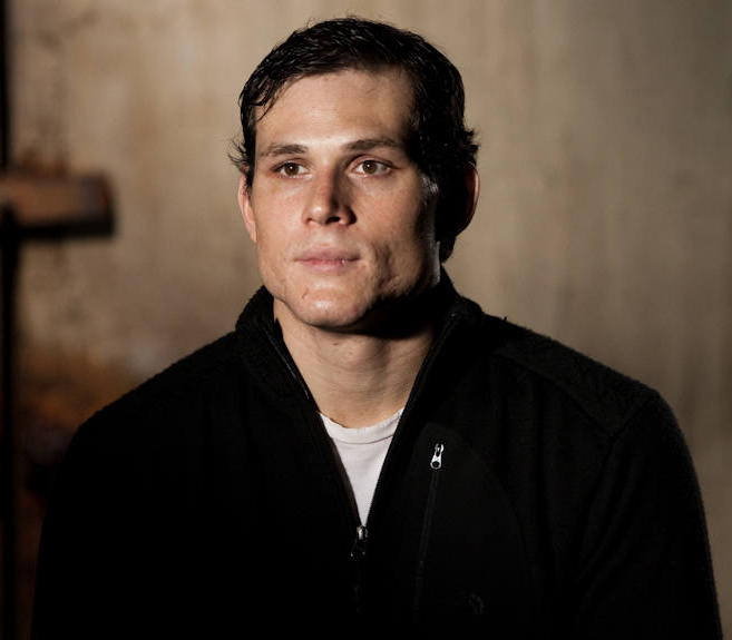 Roger Gracie alerta sobre o chão de Chris Weidman e afirma que o americano poderia inclusive finalizá-lo, mesmo tendo sido dez vezes campeão mundial na faixa preta. Foto: Black House/Divulgação