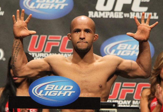 Vídeo: a finalização do campeão peso-mosca do UFC, Demetrious Johnson