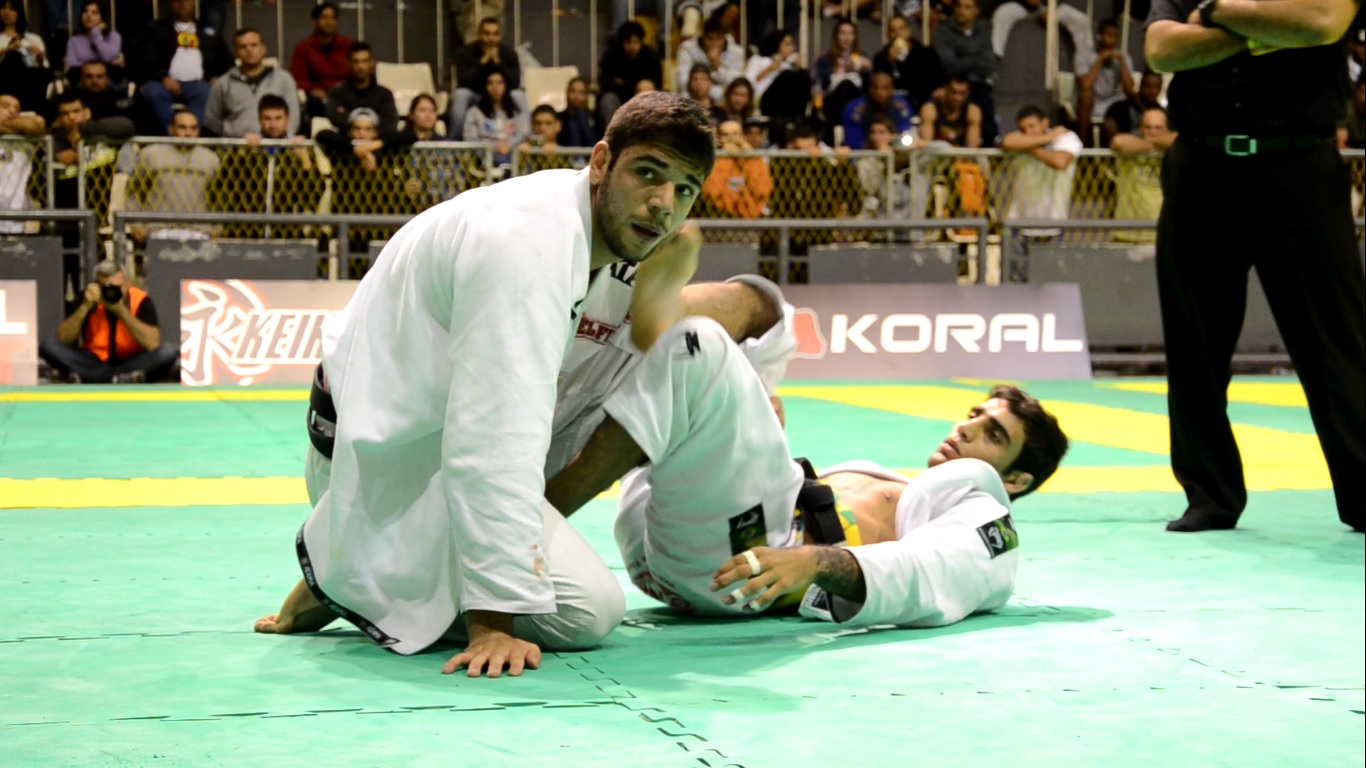 Vídeo JiuJitsuRio Open de JJ assista a final do absoluto entre