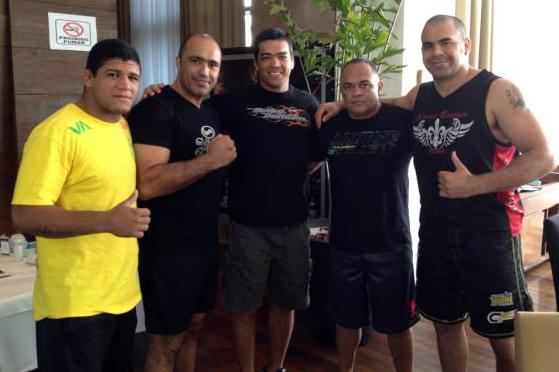 Lyoto Machida ajudou nos treinos da equipe de Vitor Belfort, no "TUF Brasil 1". Foto: Divulgação