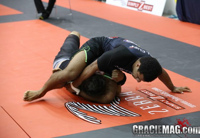 Veja o triângulo de Vitor Oliveira no Chicago Open de Jiu-Jitsu Sem Kimono