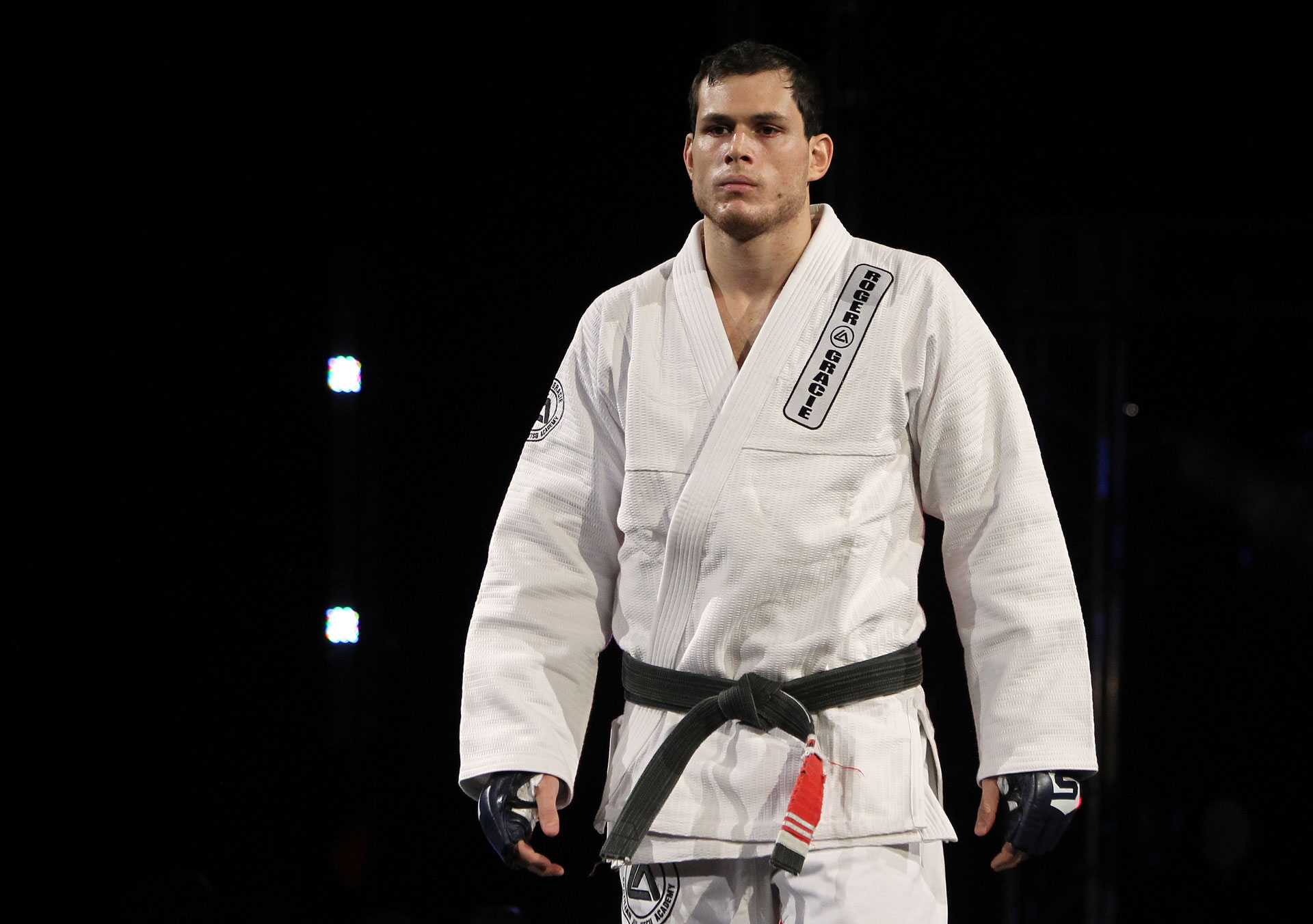 Roger Gracie vai voltar a lutar na Ásia, e com duas boas vitórias pode retornar ao UFC. Foto: Strikeforce