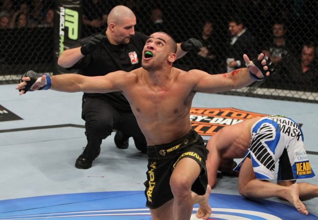 UFC Submission of the Week: Renan Barao finishes Brad Pickett
