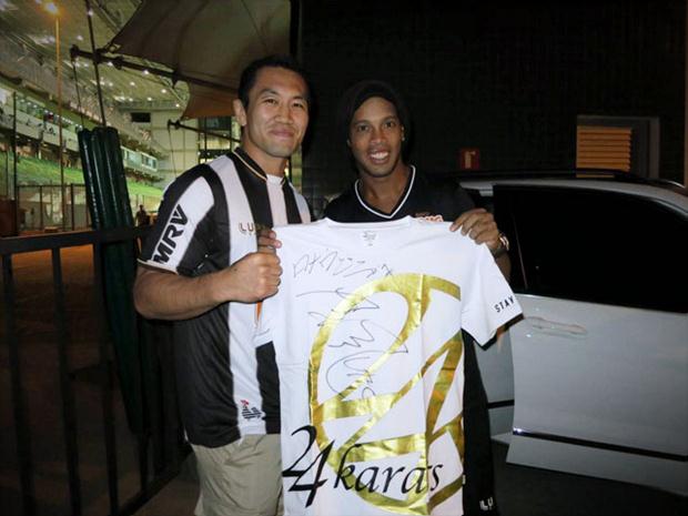 Ronaldinho Gaucho e Yushin Okami em BH
