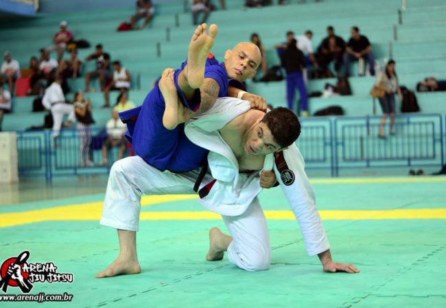 No Floripa Open de Jiu-Jitsu, campeão vence com ezequiel eficiente
