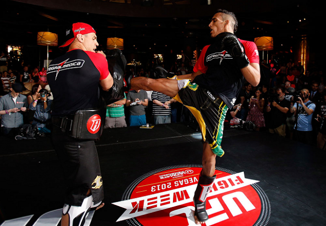 Charles do Bronx fecha camp nos EUA para ir contra “maré de azar” no UFC