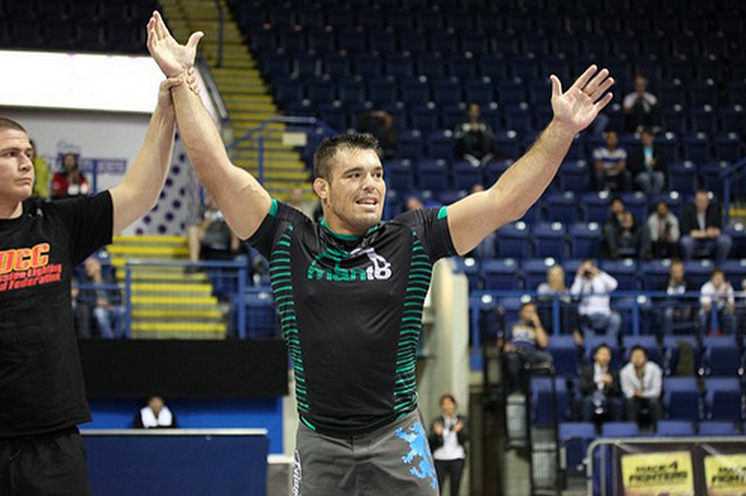 Dean Lister teaches an unusual way to escape the triangle | Graciemag