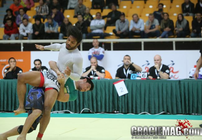 Finalizado no ADCC, ex-campeão do UFC vibra por lutar com feras do Jiu-Jitsu