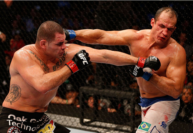 Vídeo: reveja, em câmera lenta, os duros golpes do UFC 166: Cain x Cigano