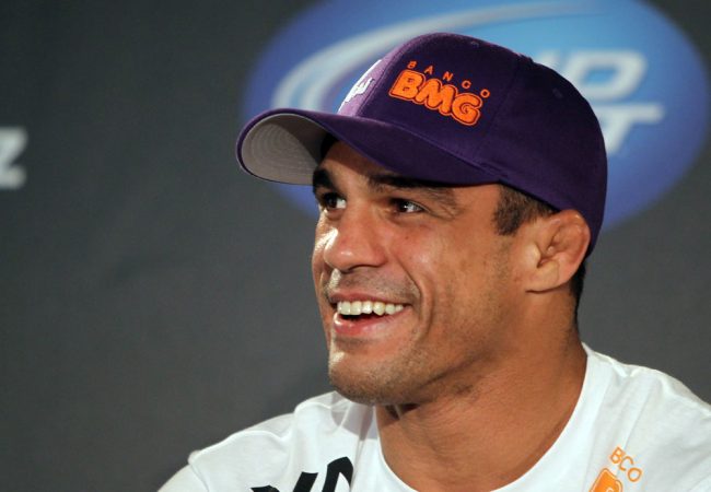 Vitor celebra luta no UFC antes da Copa do Mundo: “Torcida pode encher Vegas”