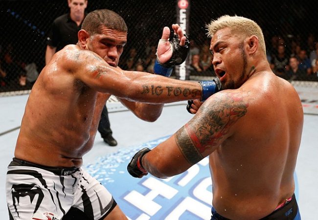 Vídeo: reveja Pezão x Hunt em 5 rounds de uma luta épica do UFC