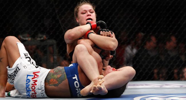 Vídeo: aprenda com Ronda Rousey o 1° armlock que ela usou no UFC