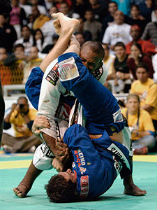 Ronaldo Jacaré e Roger Gracie na final do Mundial de Jiu-Jitsu de 2004: luta épica.