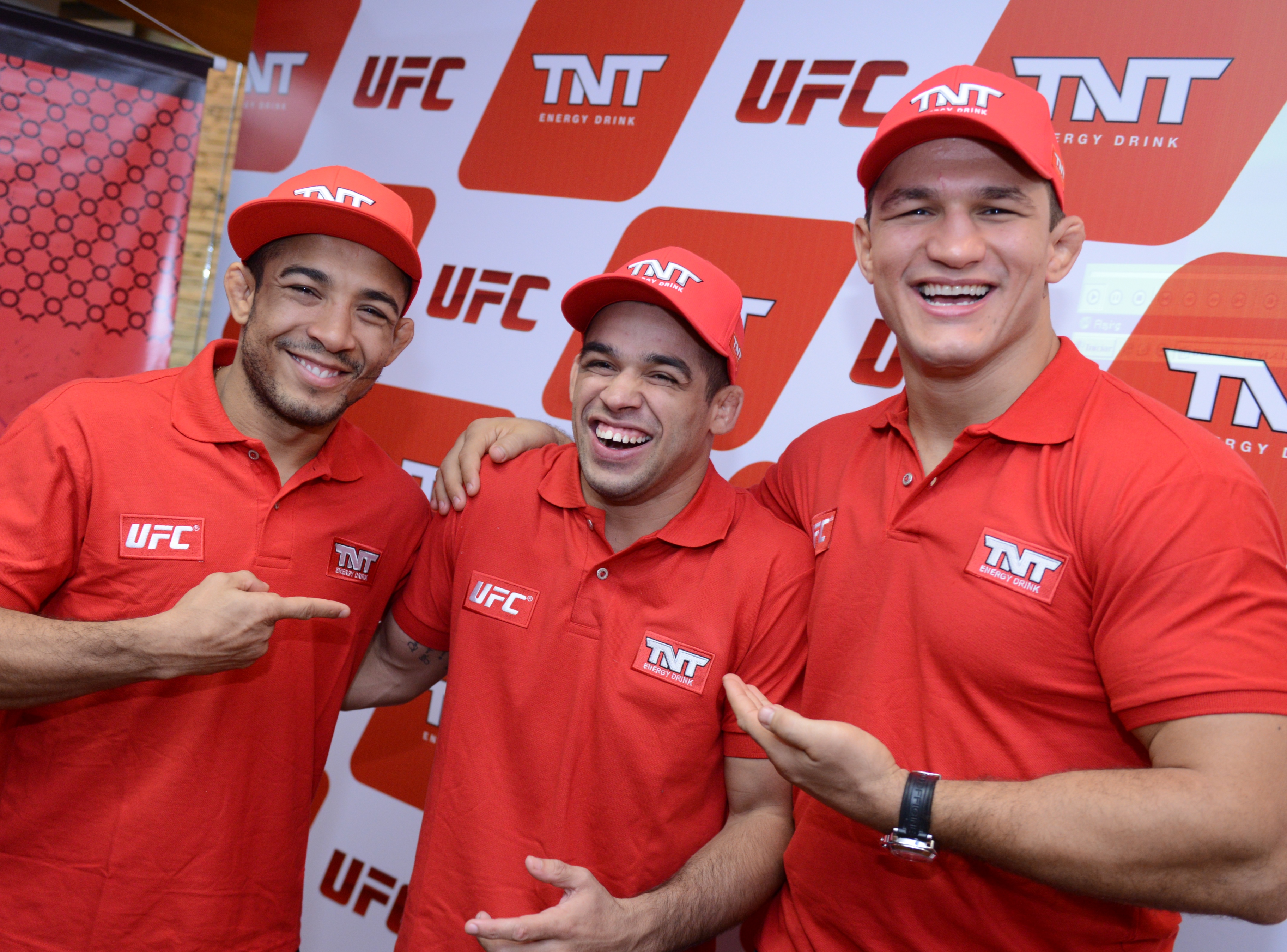 José Aldo com Barão e Cigano em evento da marca de bebida. Foto: Divulgação