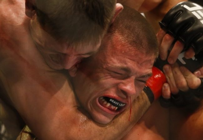 Vídeo: Demian Maia aplica estrangulamento “melado” no UFC