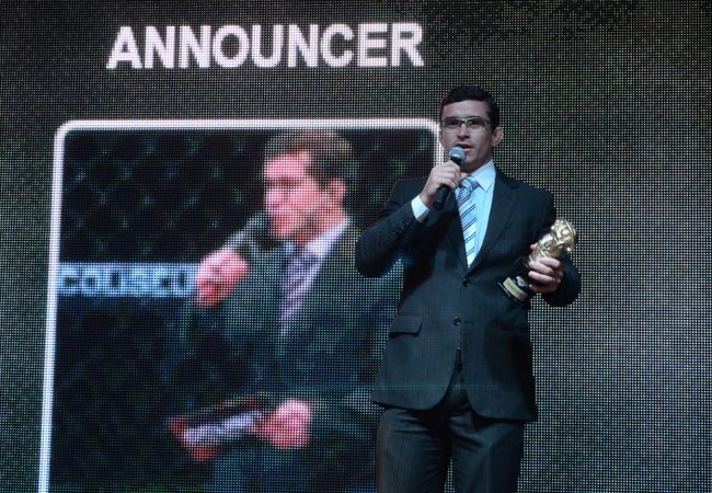 Vídeo: Locutor de MMA faixa-preta ensina finalização no Jiu-Jitsu