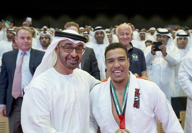 Os lutadores de Jiu-Jitsu são ídolos nacionais em Abu Dhabi, caso do faixa-preta Faisal Al-Kitbe. Foto: Divulgação