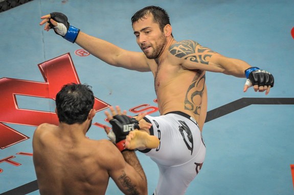 Vídeo: Ex-UFC João Zeferino aplica nocautaço com chute alto em SC