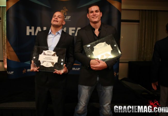 Xande RIbeiro com Roger no Hall da Fama do Jiu-Jitsu, em 2014. Foto: GRACIEMAG