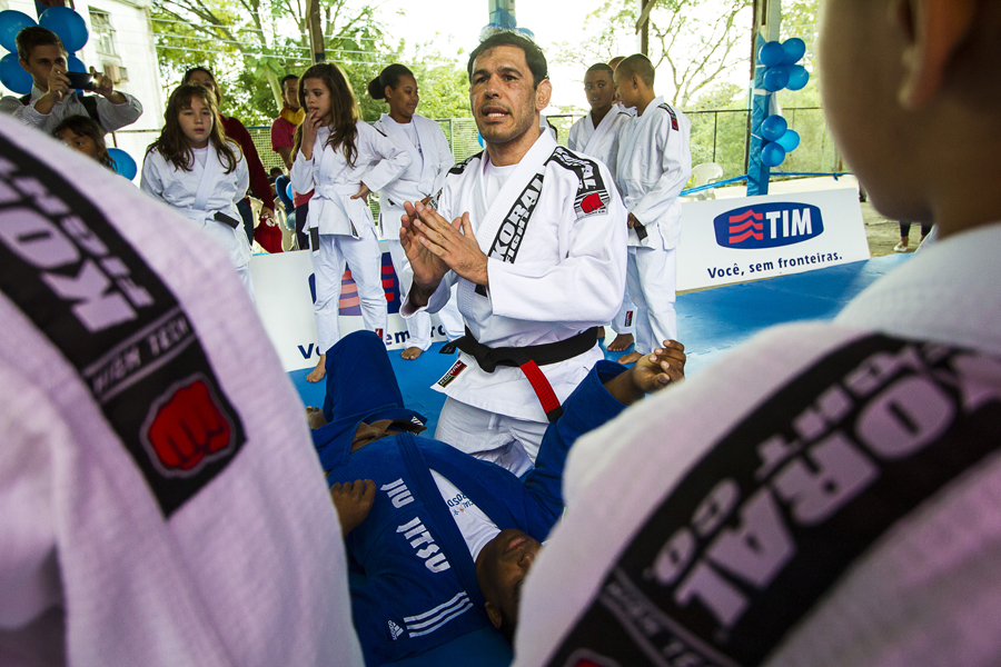 Minotouro em Porto Alegre Jiu Jitsu de graca para 3 comunidades Foto Juliano Araujo