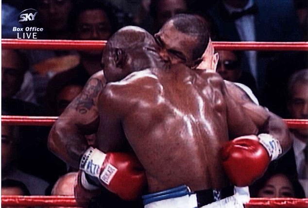 Vídeo: Relembre Tyson x Holyfield, as mordidas na orelha e tire uma lição valiosa