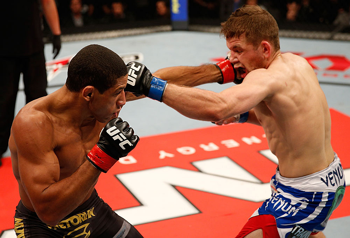 Hacran Diaz em seu combate contra NIck Lentz no UFC. Foto: Divulgação