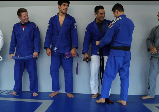 Caio Terra promove Manny Diaz a faixa-preta de Jiu-Jitsu