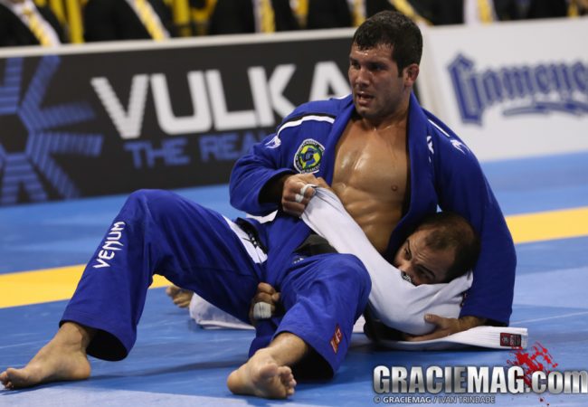 Have you seen this sweep to armbar by Rodolfo Vieira?