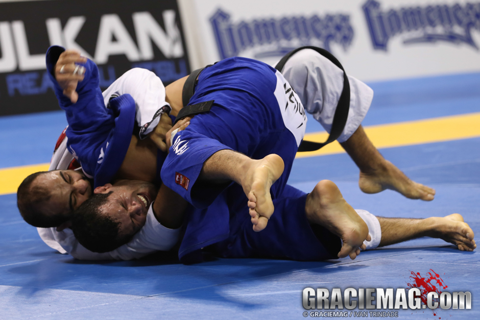 In his best moment in the final, Bernardo threatened Rodolfo's back. Photo: Ivan Trindade