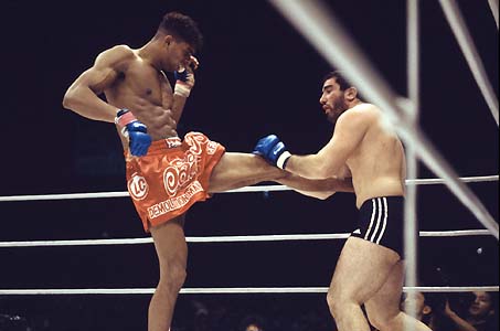 Jiu-Jitsu: O técnico armlock do magrinho Alistair Overeem no MMA