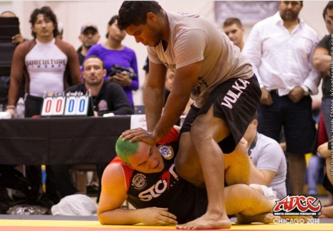 Veja a vitória de Leonardo Peçanha sobre Comprido em evento do ADCC